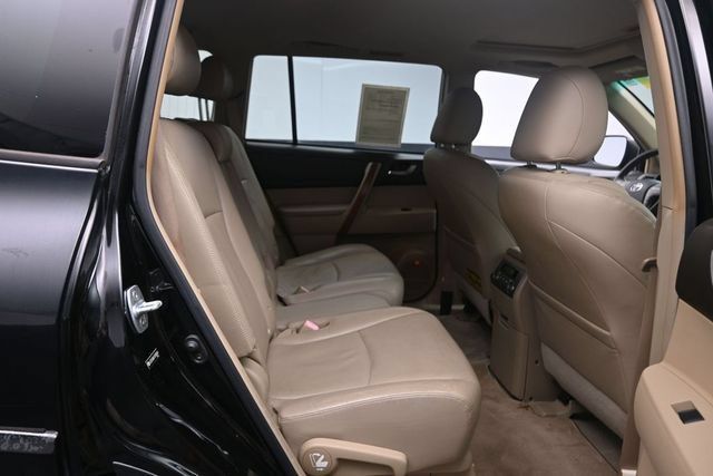 Used 2009 Toyota Highlander Limited w/ Extra Value Pkg 8 FWD image 27