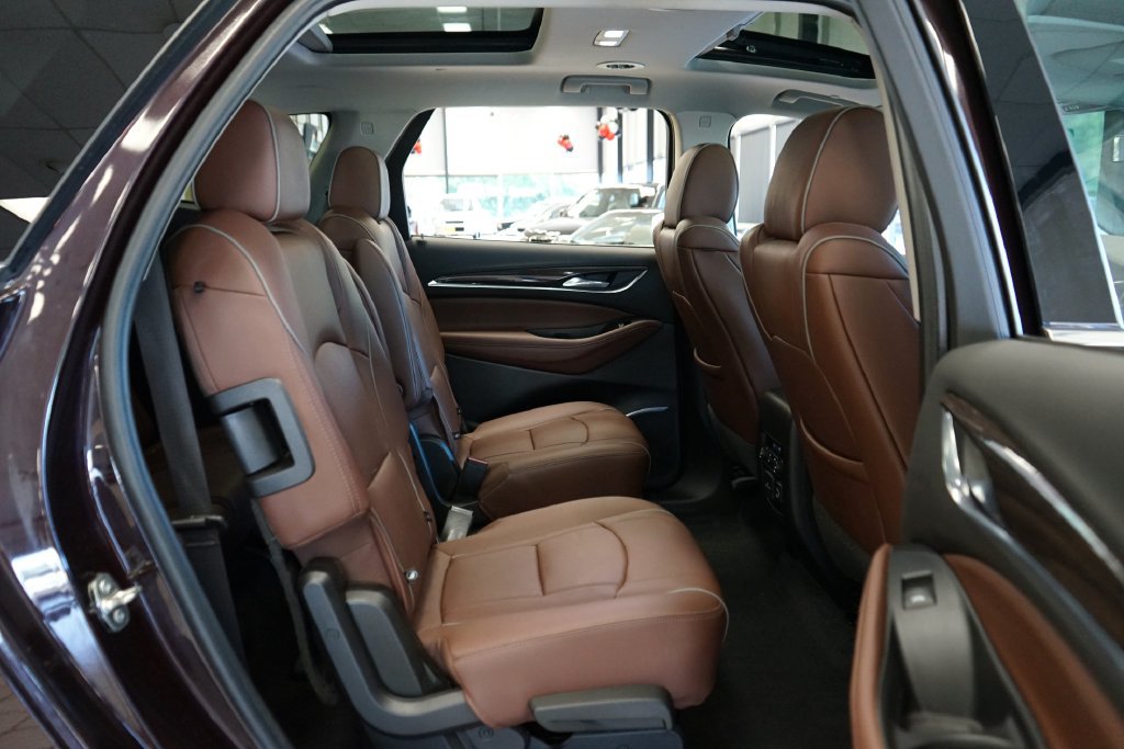 Used 2021 Buick Enclave Avenir w/ Avenir Technology Package AWD/4WD image 14