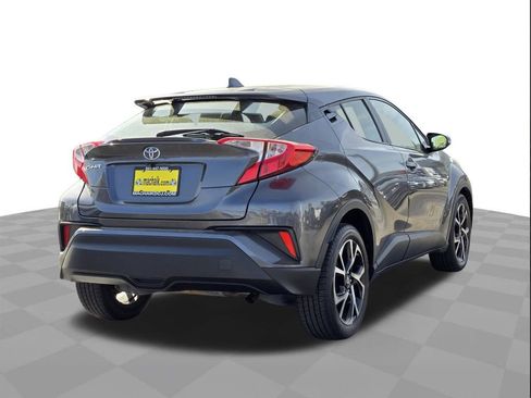 Used 2019 Toyota C-HR XLE image 4