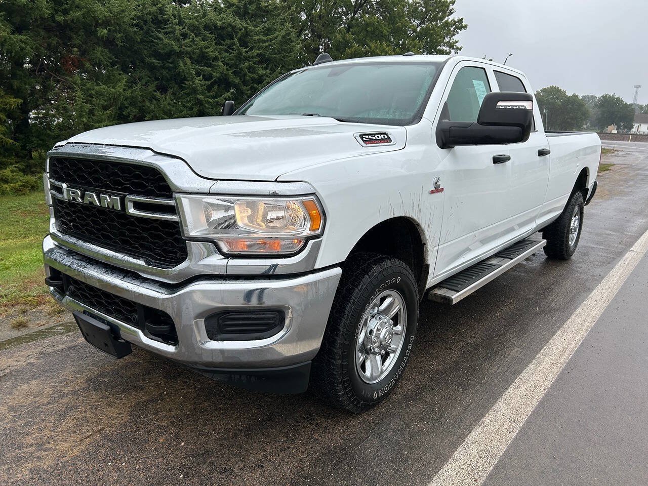 Used 2023 RAM 2500 Tradesman w/ Chrome Appearance Group AWD/4WD image 11