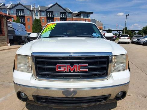 Used 2008 GMC Sierra 1500 SLT w/ Sun And Navigation Package AWD/4WD image 2
