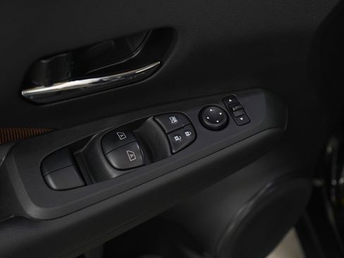 Used 2024 Nissan Kicks SR image 19