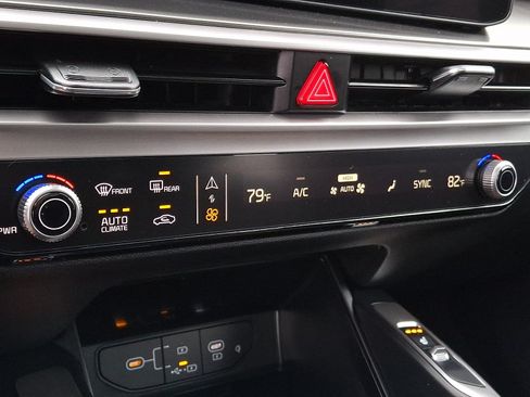 New 2026 Kia Sorento S FWD image 10