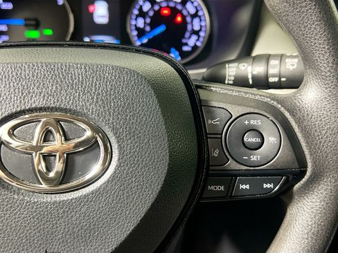 Used 2021 Toyota RAV4 XLE w/ Convenience Package AWD/4WD image 19