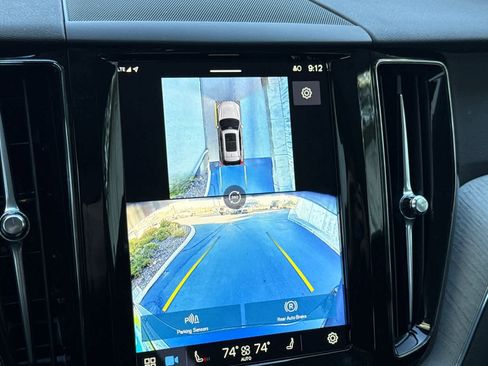 Used 2025 Volvo XC60 B5 Plus image 22