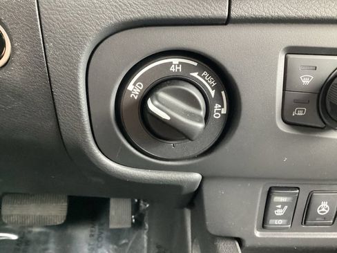 Used 2025 Nissan Frontier SV w/ SV Convenience Package AWD/4WD image 21