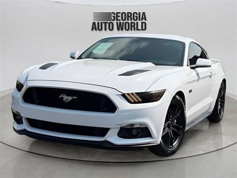 Used 2015 Ford Mustang GT RWD image 5