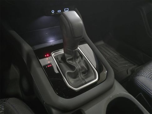 Used 2025 Subaru Forester Premium image 23