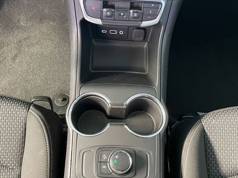 Used 2024 GMC Terrain SLE image 39