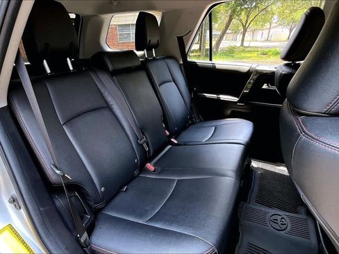 Used 2020 Toyota 4Runner TRD Off-Road Premium w/ Moonroof Package AWD/4WD image 22
