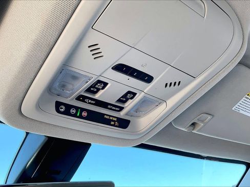 Used 2022 GMC Acadia Denali w/ Denali Ultimate Package image 40