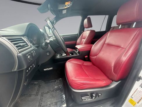 Used 2023 Lexus GX 460 Luxury w/ Accessory Package AWD/4WD image 29