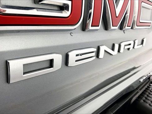 Used 2023 GMC Canyon Denali image 31