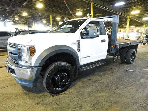Used 2019 Ford F550 4x4 Regular Cab Super Duty image 3