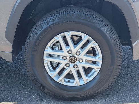 Used 2022 Toyota Tundra SR5 w/ Convenience Package RWD image 6