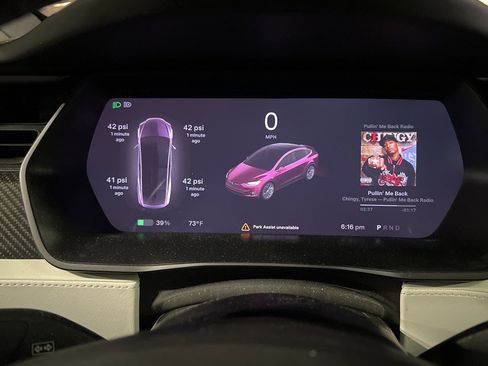 Used 2018 Tesla Model X 75D image 3