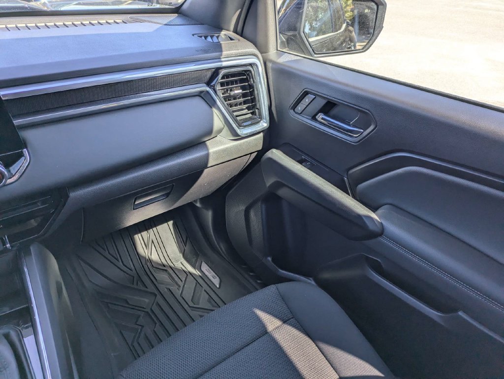 Used 2025 GMC Canyon Elevation w/ Convenience Package RWD image 18