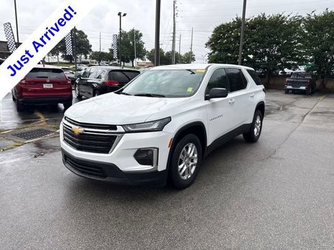 Used 2023 Chevrolet Traverse LS FWD image 7