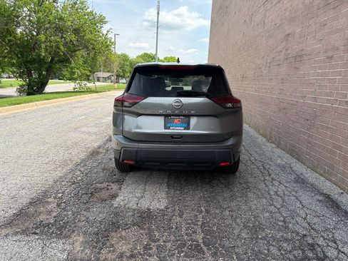 Used 2024 Nissan Rogue S AWD/4WD image 4