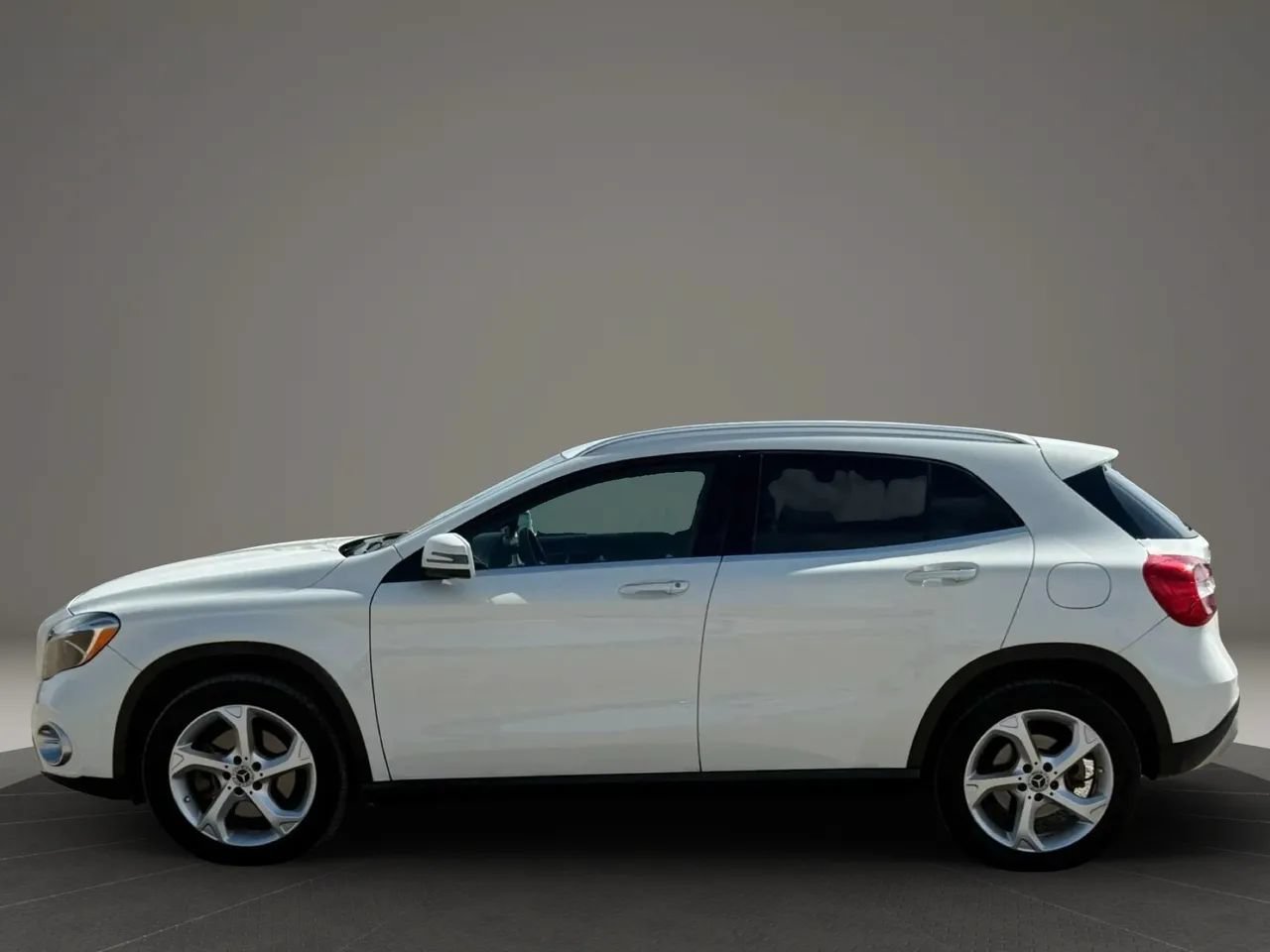 Used 2018 Mercedes-Benz GLA 250 w/ Premium Package image 10