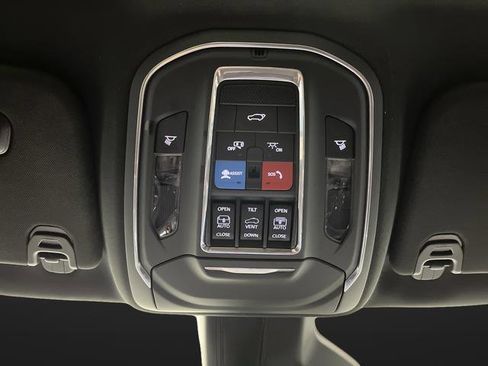 Used 2024 Jeep Wagoneer L 4WD w/ Premium Group I image 27