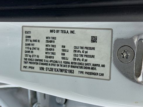 Used 2021 Tesla Model 3 Standard Range Plus image 36