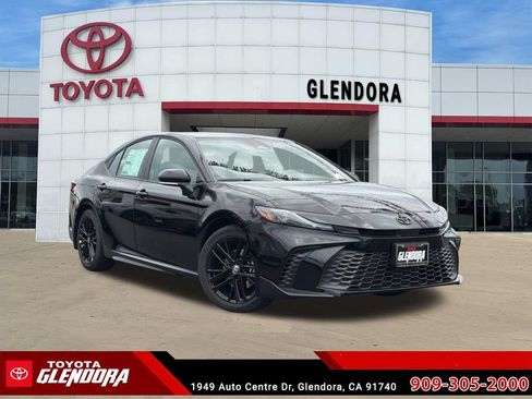 New 2026 Toyota Camry SE FWD image 1