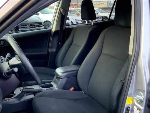 Used 2017 Toyota RAV4 LE image 23