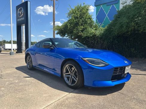 Used 2024 Nissan Z Sport w/ Floor Mat Package RWD image 2