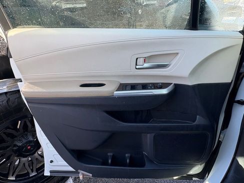 Used 2021 Toyota Sienna XLE image 14