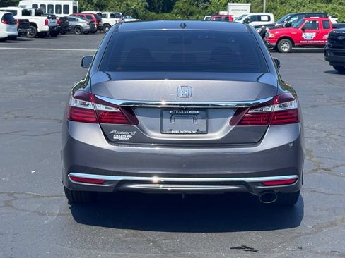 Used 2017 Honda Accord EX image 20
