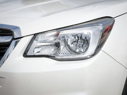 Used 2017 Subaru Forester 2.5i Limited image 7