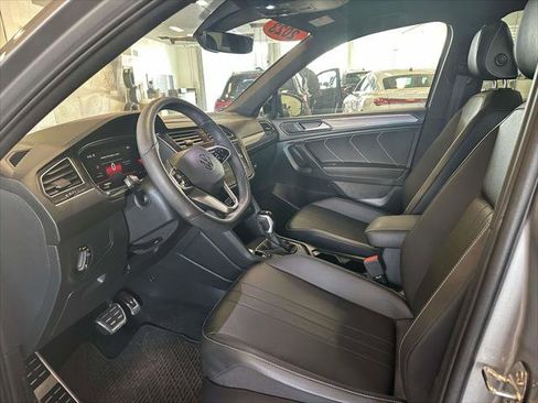 Used 2023 Volkswagen Tiguan SE R-Line image 13