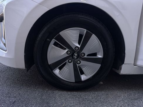 Used 2020 Hyundai Ioniq Blue image 12