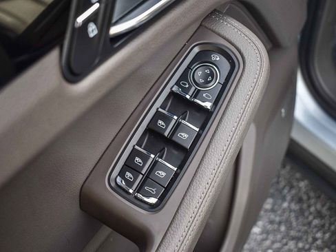 Used 2022 Porsche Macan image 19