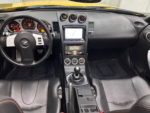 Used 2005 Nissan 350Z Touring RWD image 29