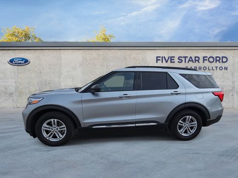 Certified 2022 Ford Explorer XLT image 6