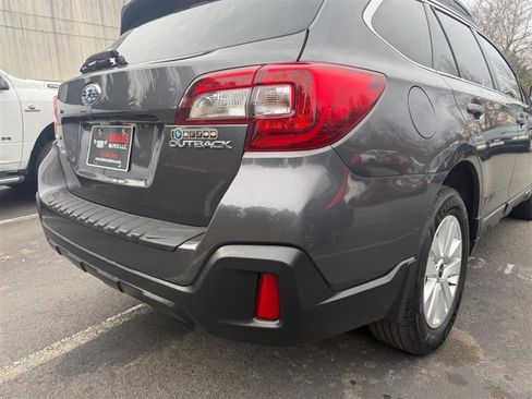 Used 2019 Subaru Outback 2.5i Premium image 7