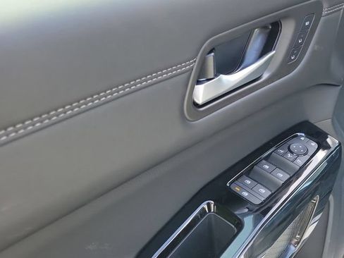 New 2026 Nissan Pathfinder Platinum FWD image 6