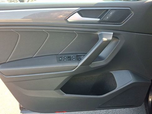 Certified 2023 Volkswagen Tiguan SE R-Line image 12