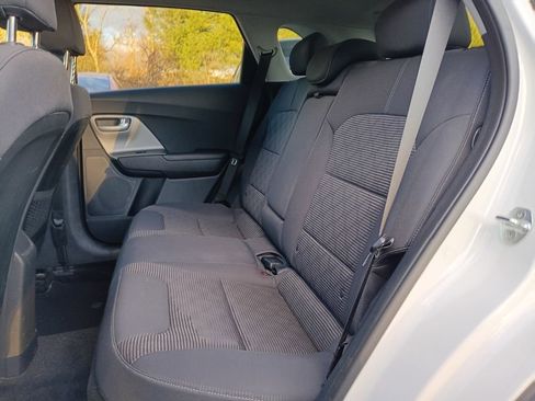 Used 2017 Kia Niro LX image 11