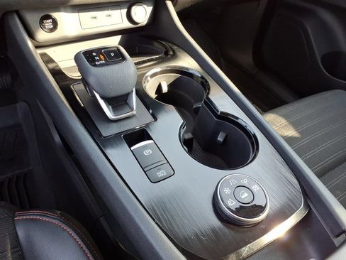 Certified 2025 Nissan Rogue SV AWD/4WD image 13