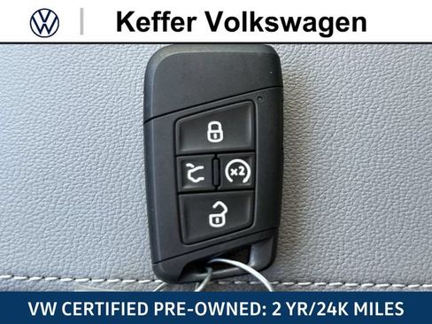 Certified 2023 Volkswagen Taos SE FWD image 34