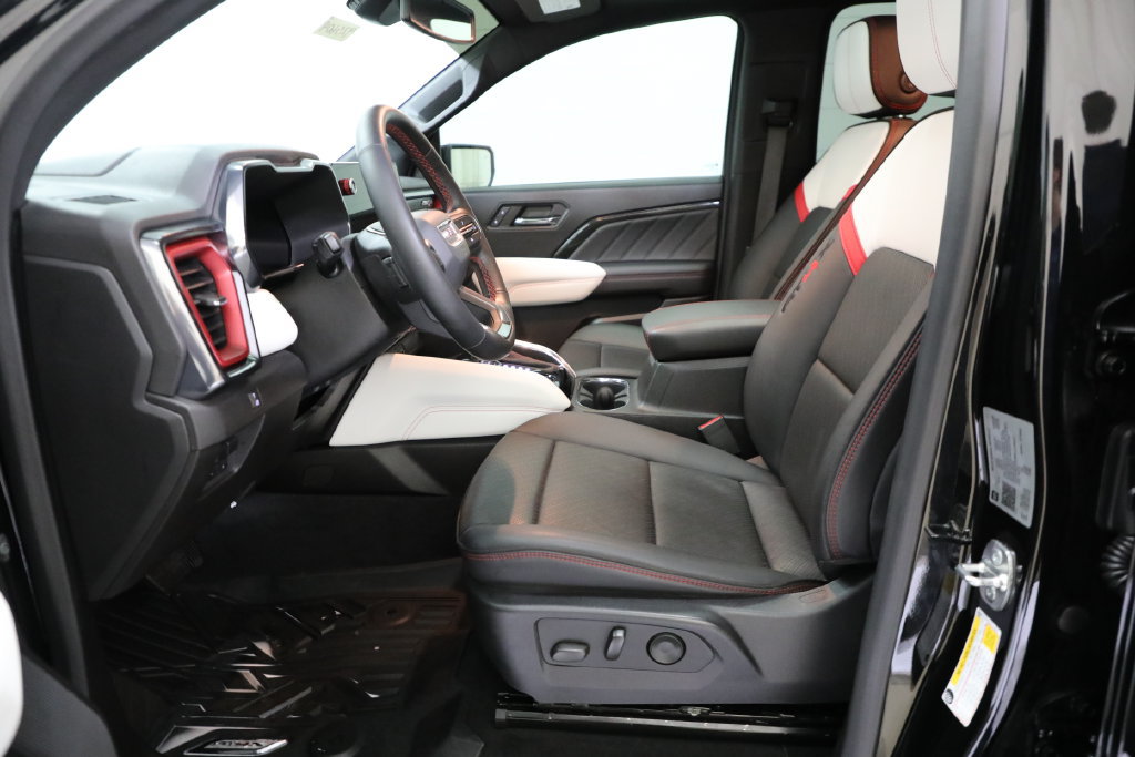 Used 2024 GMC Canyon AT4X AWD/4WD image 12