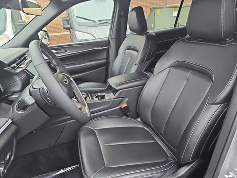 New 2025 Jeep Grand Cherokee L Limited image 17