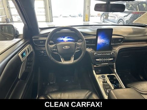 Used 2020 Ford Explorer Platinum w/ Premium Technology Package AWD/4WD image 2