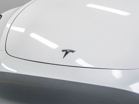 Used 2021 Tesla Model Y 2WD image 8