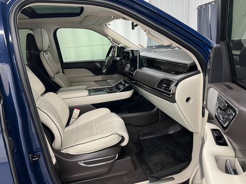 Used 2018 Lincoln Navigator L Black Label AWD/4WD image 12