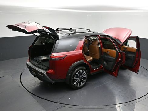 New 2026 Nissan Pathfinder Platinum AWD/4WD image 35