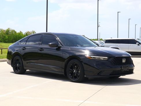 Used 2025 Honda Accord SE image 6
